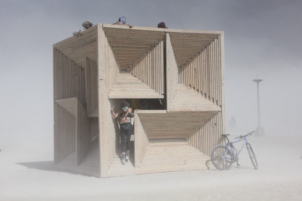 Arthur MAMOU-MANI 13 Arthur Mamou Mani BismuthBivouac 2 JULIA FORMA