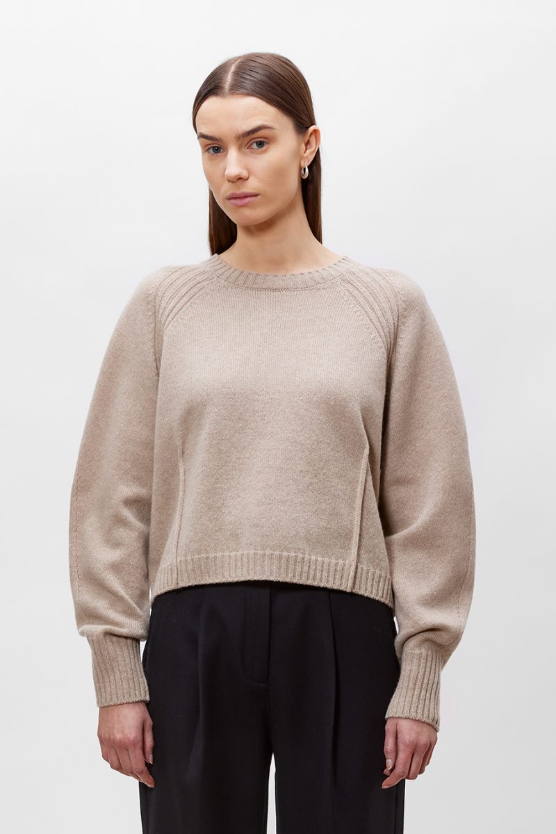 MASKA 14 MASKA AW22 Noor Oat beige Takia Black cropped JULIA FORMA