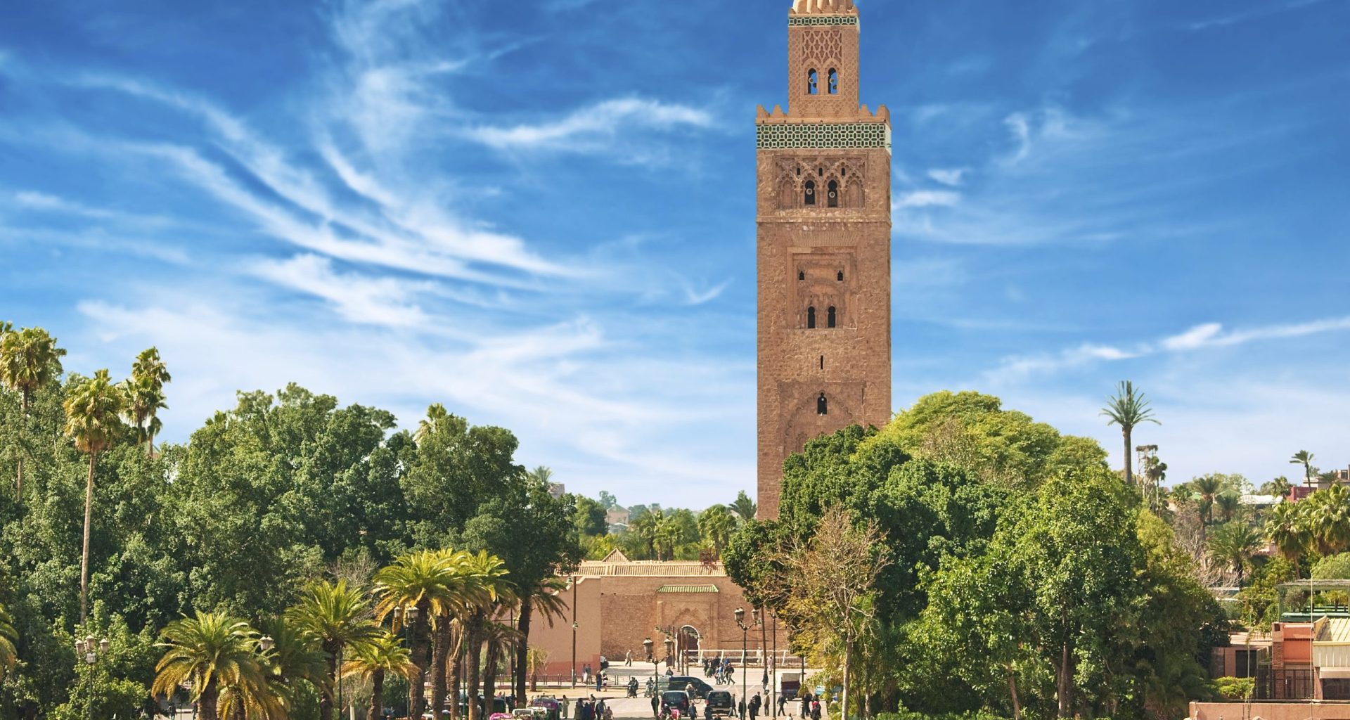 Main square of Marrakesh scaled JULIA FORMA