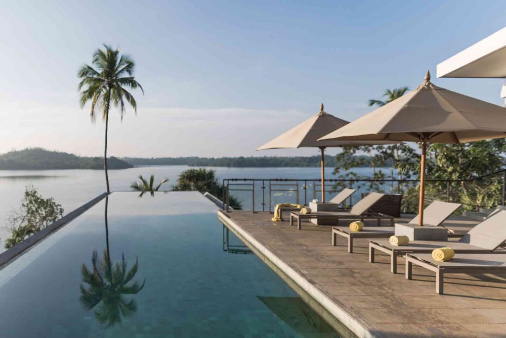 TRI KOGGALA : une expérience de luxe écologique unique au Sri Lanka 11 Tri Hotel Pool area FIN JULIA FORMA