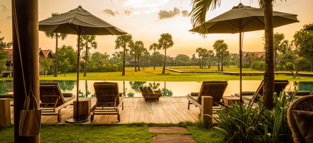 PHUM BAITANG / Cambodge 10 Zannier Desktop 0004 Zannier Hotels Phum Baitang Bay Phsar Pool Bar 11 © Patricia Parinejad for Zannier Hotels 1 JULIA FORMA