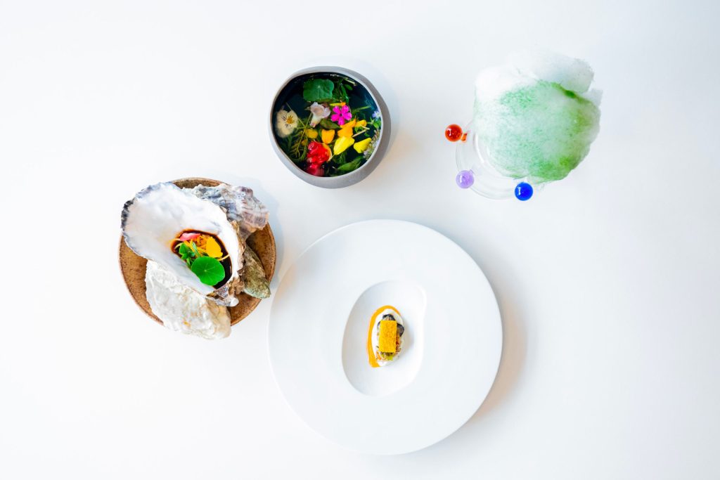 Alexandre MAZZIA bouscule les codes de la haute cuisine 13 am 11 scaled 1 JULIA FORMA