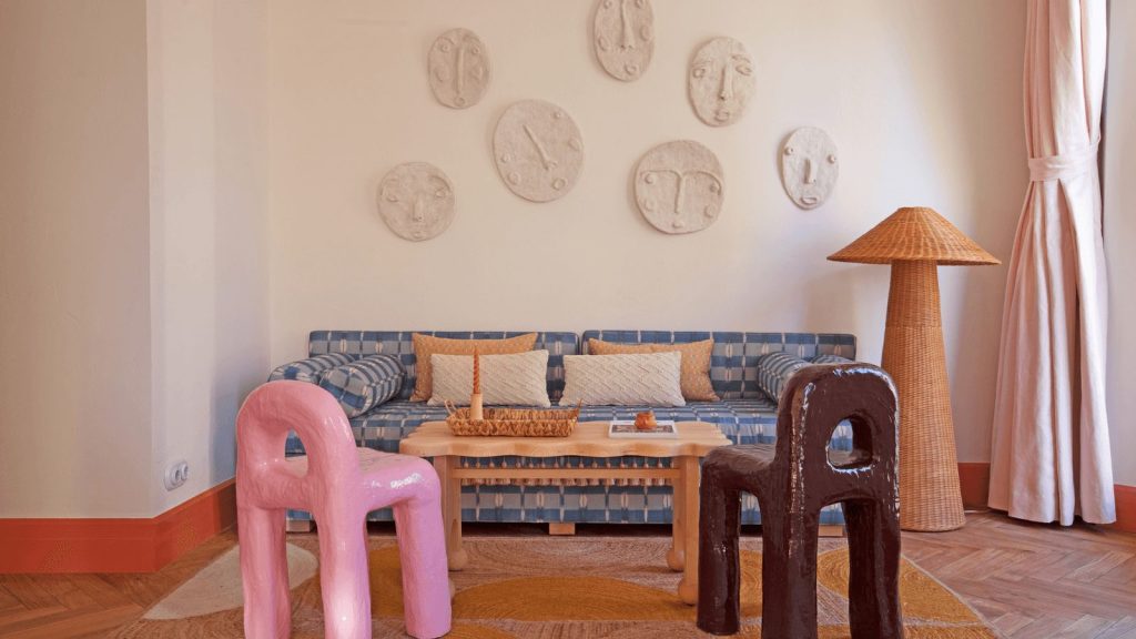 Hôtel MONTESOL Ibiza : un joyau Art Déco rénové avec style et glamour 12 63ef3f717a4a942e2e96a5c7 1DALT VILA SUITE montesol hotel ibiza p 1600 JULIA FORMA