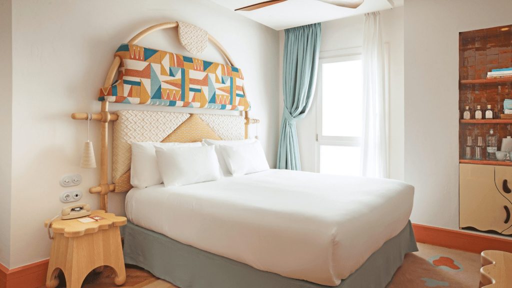 Hôtel MONTESOL Ibiza : un joyau Art Déco rénové avec style et glamour 13 6414296c25deb18d4afa4601 roomeivissa 1 JULIA FORMA