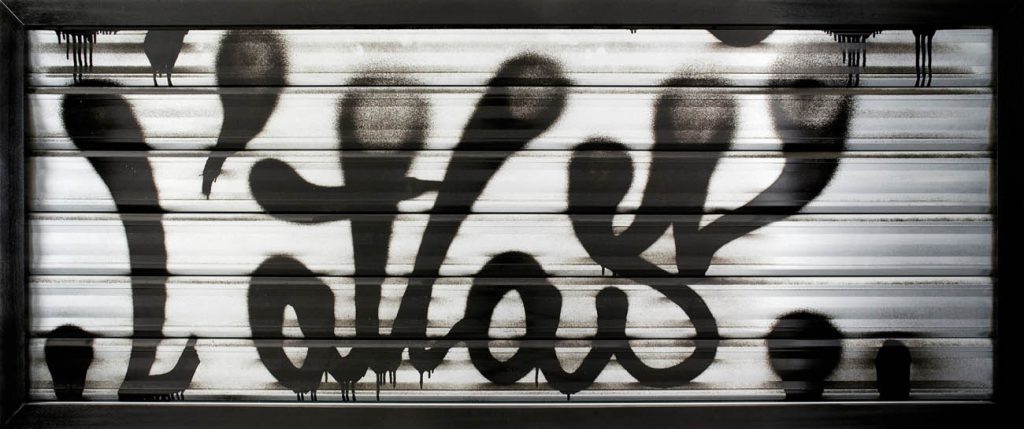 CAPITALE(S) 60 ANS D'ART URBAIN À PARIS : L'expo de street art prolongée jusqu'au 3 juin 2023 à l'hôtel de ville de Paris 12 LATLAS 75x175cm IJUSTWRITEMYNAME 2008 JULIA FORMA