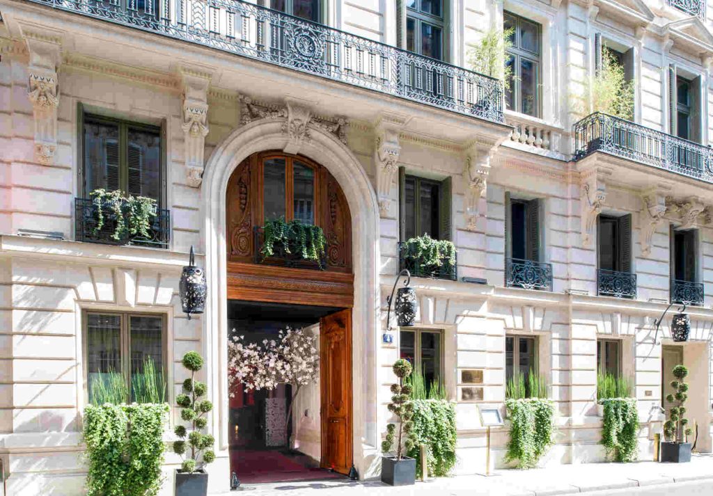 MAISON DELANO PARIS 10 Maison Delano Facade 2 JULIA FORMA