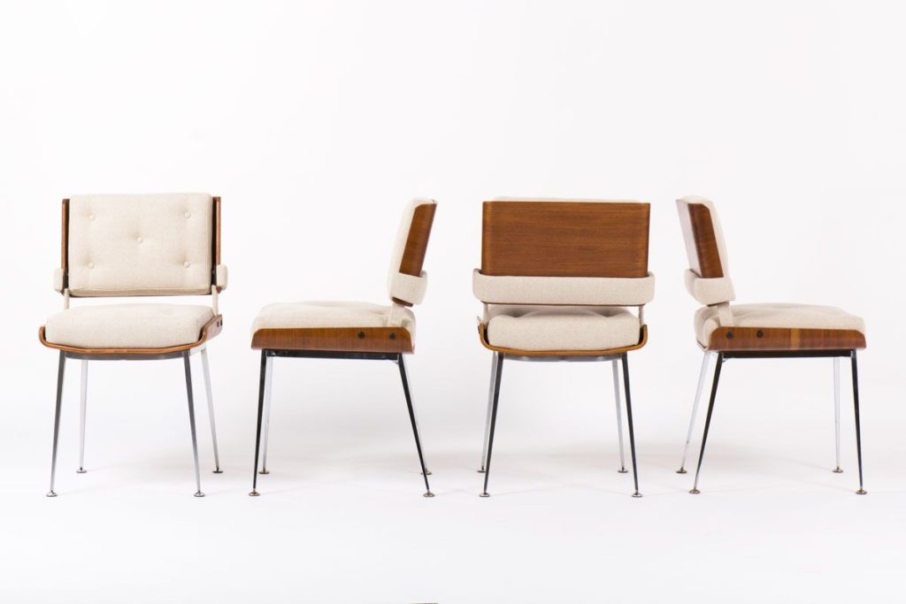 Alain RICHARD : quand l'ingéniosité rencontre la beauté 13 chaises alain richard palissandre et tissu beige 1960 set de 4 JULIA FORMA