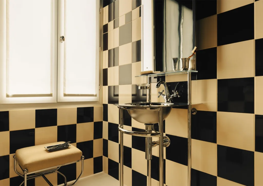 L'hôtel du château d'eau : un voyage éclectique au cœur de Paris 12 Hotel Chateau dEau Bathroom Little SHAO