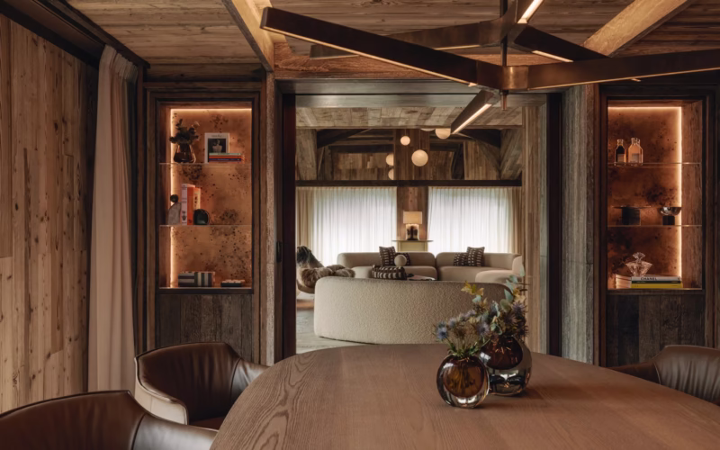 202508 EDVINAS BRUZASxROSEWOOD 0331 JULIA FORMA