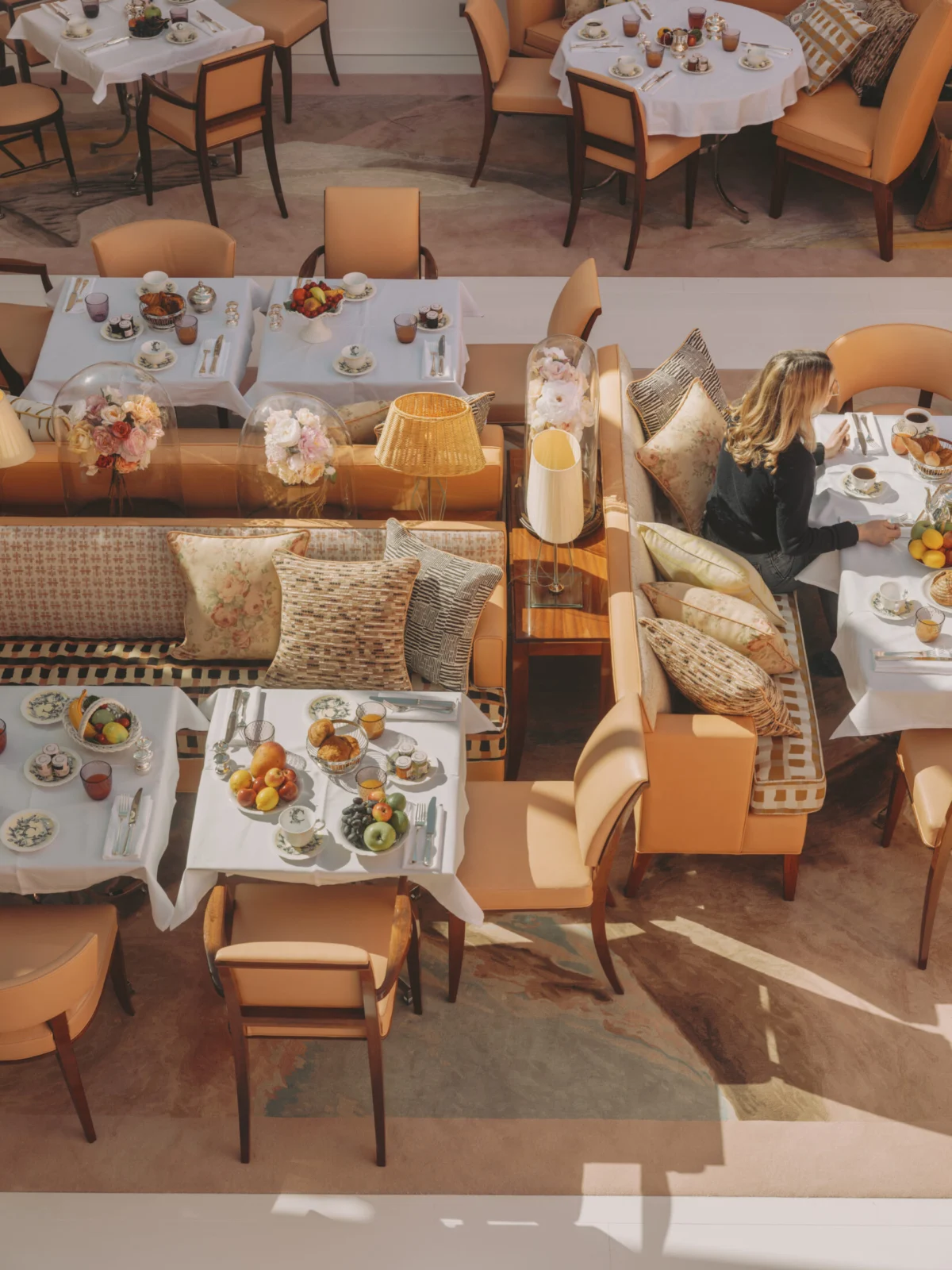 Villa Colette, le Cap Ferret réinventé par Philippe Starck 17 Villa Colette Cap Ferret Starck Julius Hirtzberger restaurant breakfast B0075560 Villa Colette