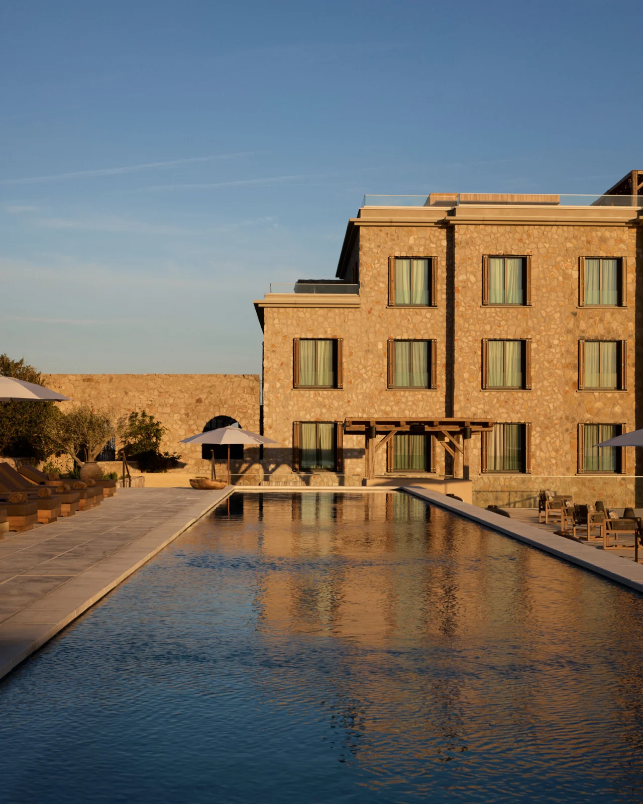 Zannier Île de Bendor, l’utopie solaire de Paul Ricard renaît 14 Zannier Ile de Bendor Soukana Pool 03 © DePasqualeMaffini for Zannier Hotels Villa Colette
