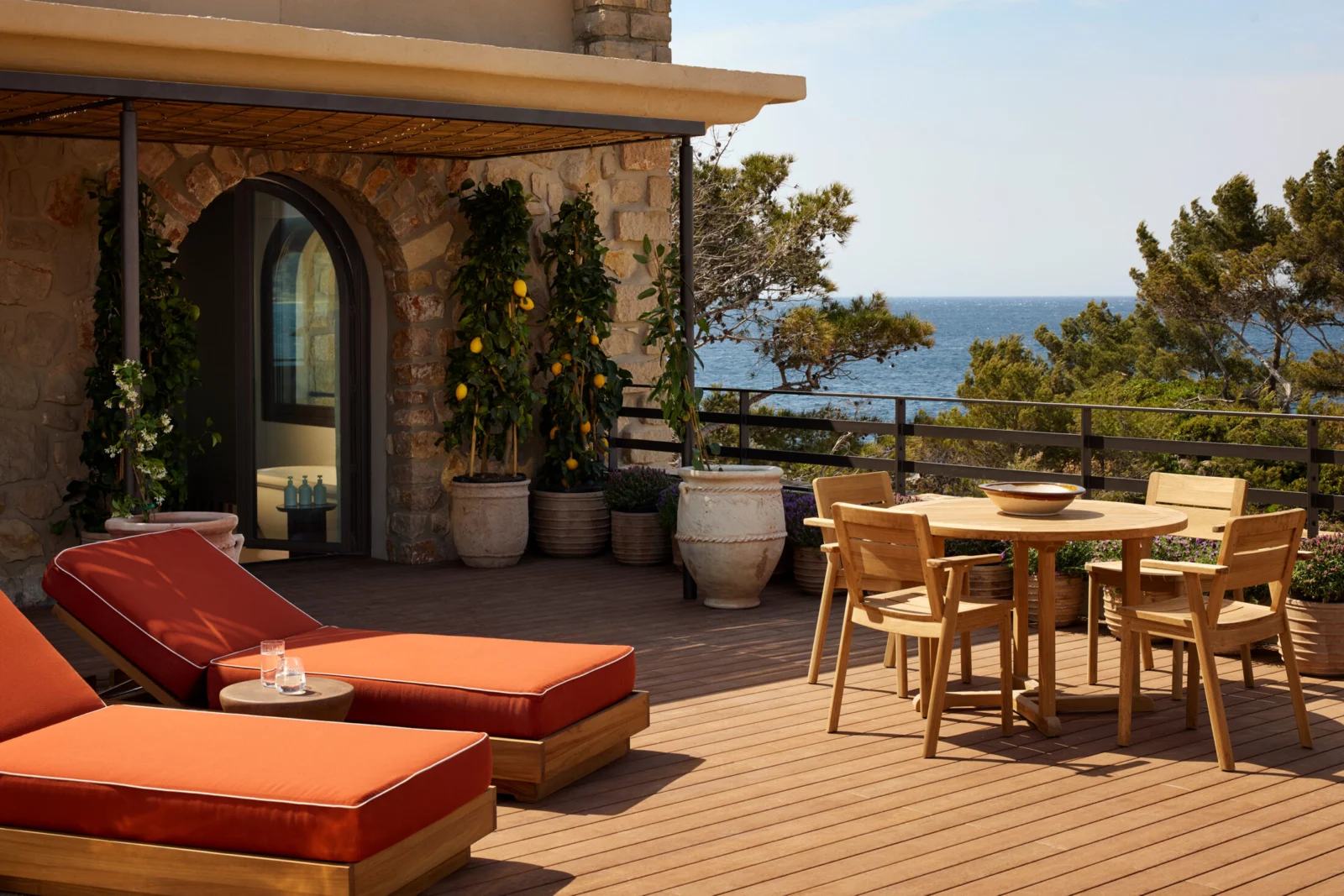 Zannier Île de Bendor, l’utopie solaire de Paul Ricard renaît 17 Zannier Ile de Bendor The Delos Suite 06 © DePasqualeMaffini for Zannier Hotels Villa Colette