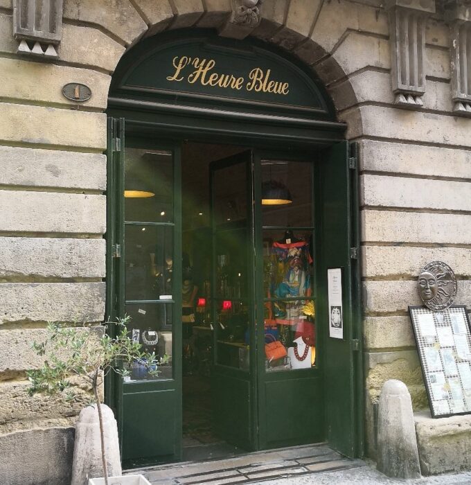 L’HEURE BLEUE