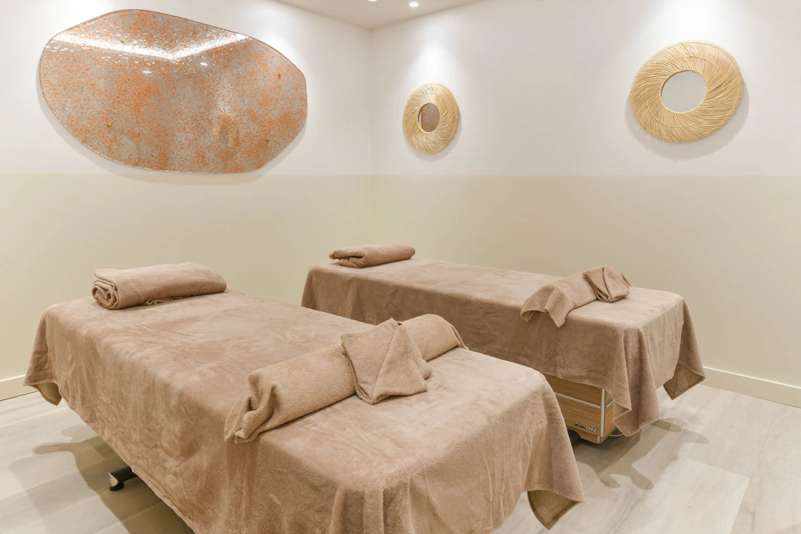 SALLE DE SOINS DOUBLE ESPACE BIEN ETRE HOTEL PULLMAN MONTPELLIER 001 SALLE DE SOINS DOUBLE ESPACE BIEN ETRE HOTEL PULLMAN MONTPELLIER 001